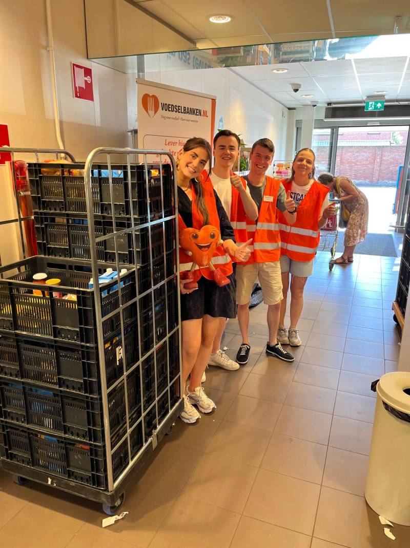 Avans studenten helpen de Voedselbank Avans studenten helpen de Voedselbank